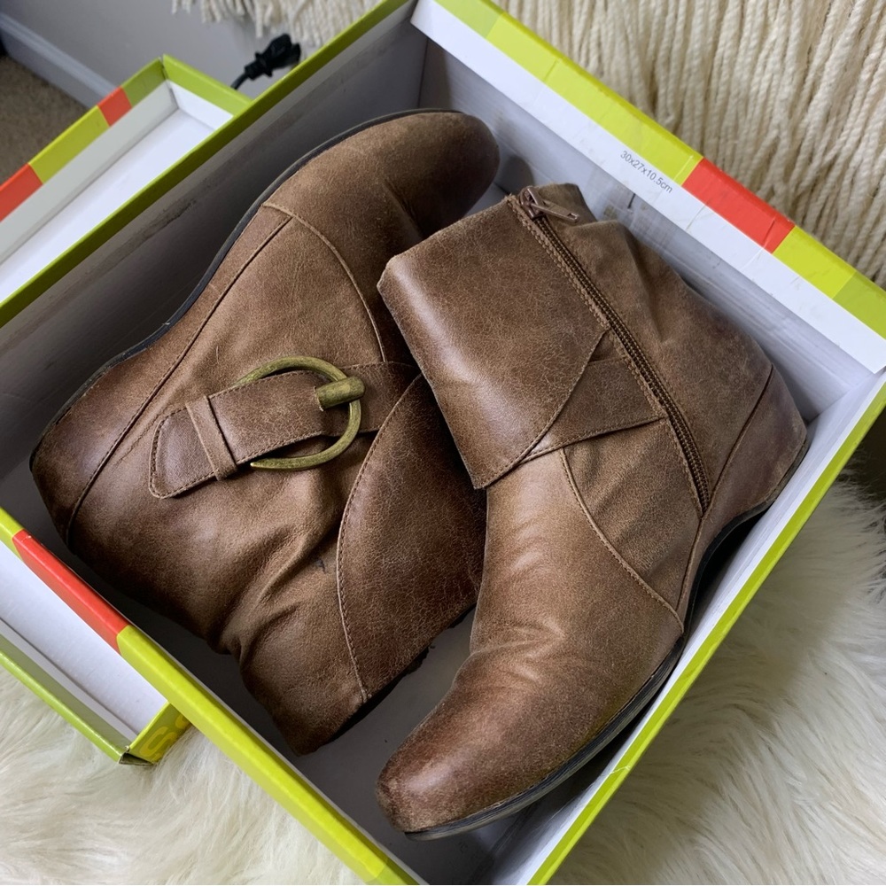BareTraps Suzette Boots